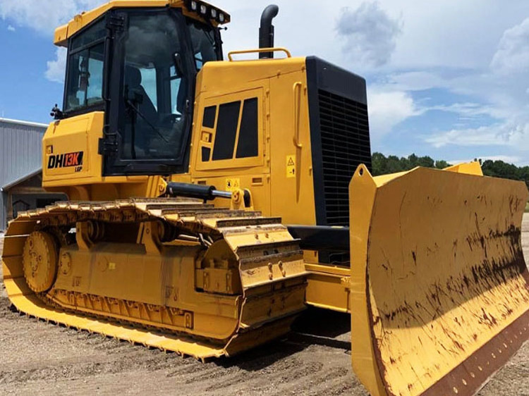 SHANTUI Bulldozer DH13-B2 450kw Big Crawler Bulldozer with Spare Parts in Stock for Sale