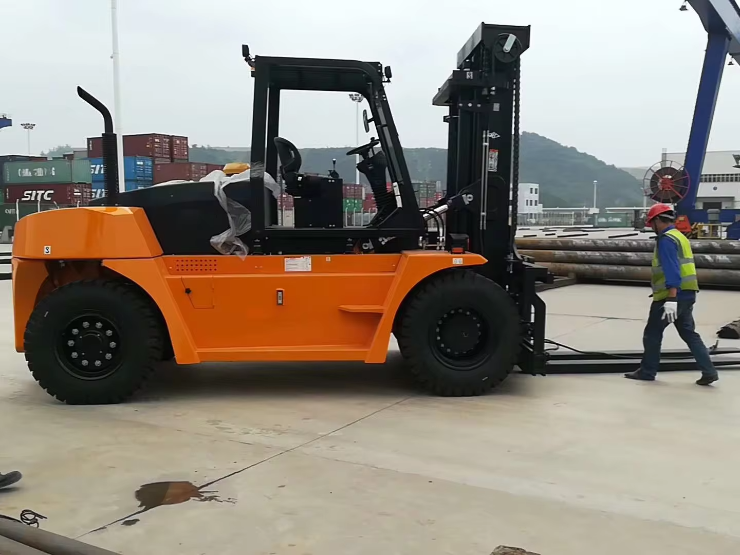 FAMOUS BRAND  Rough Terrain Forklift 12 Ton Forklifts CPCD120