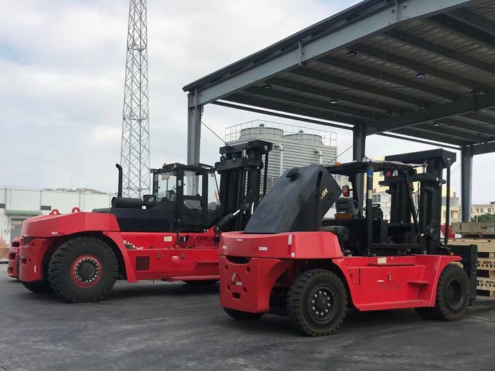 BRAND Rough Terrain Forklift 12 Ton Forklifts CPCD120 WITH SPARE PARTS