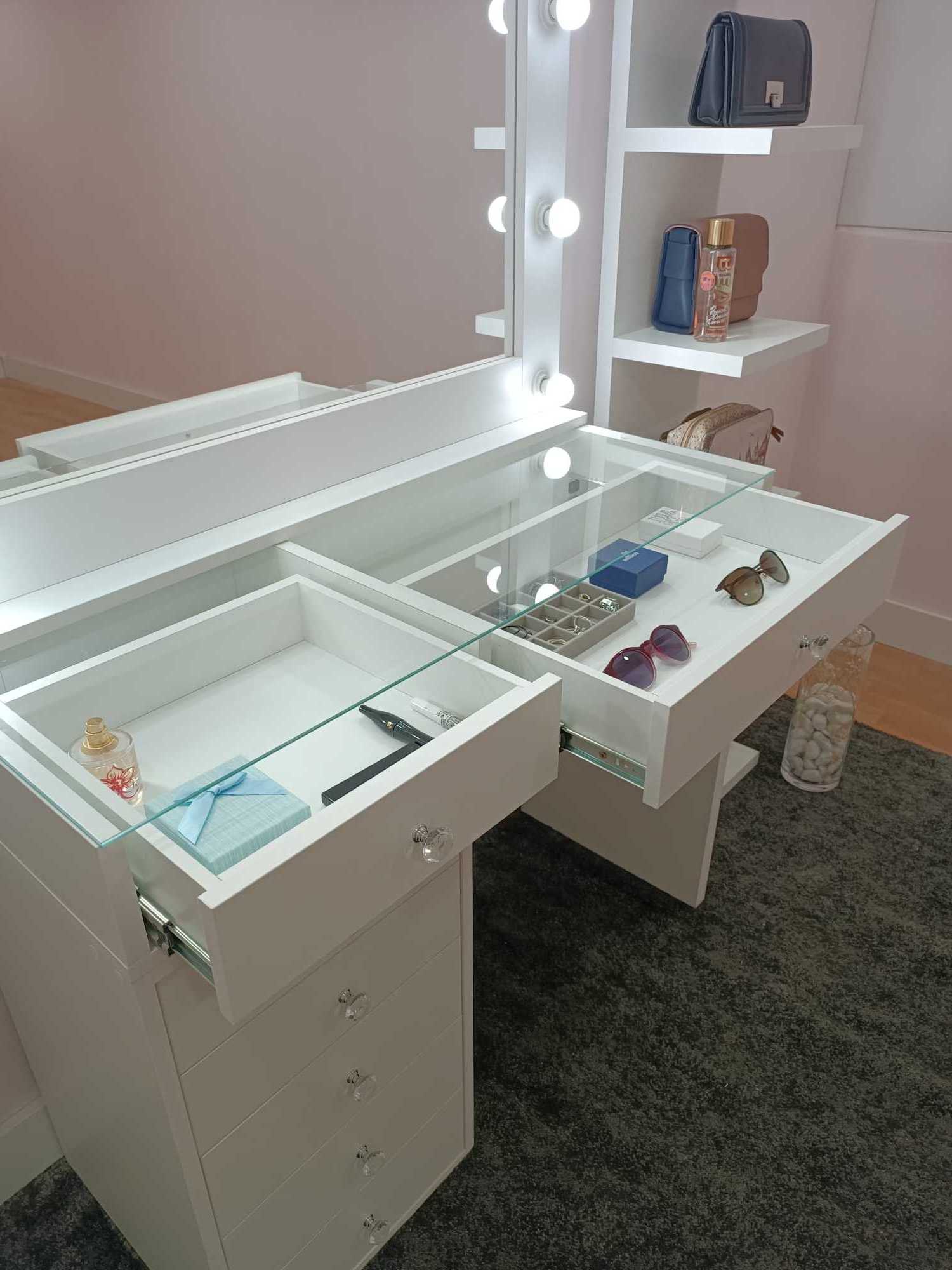 Modern Glass Top Makeup Dresser Vanity Dressing Table Makeup Dressing Set Mirror Led Lights Stool Storage Shelf 7 Drawers