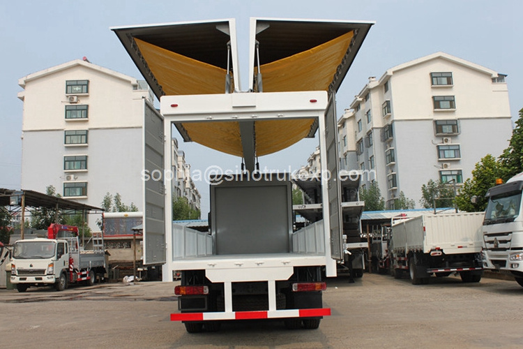 Sinotruk HOWO 8x4 wing body open truck for  Senegal