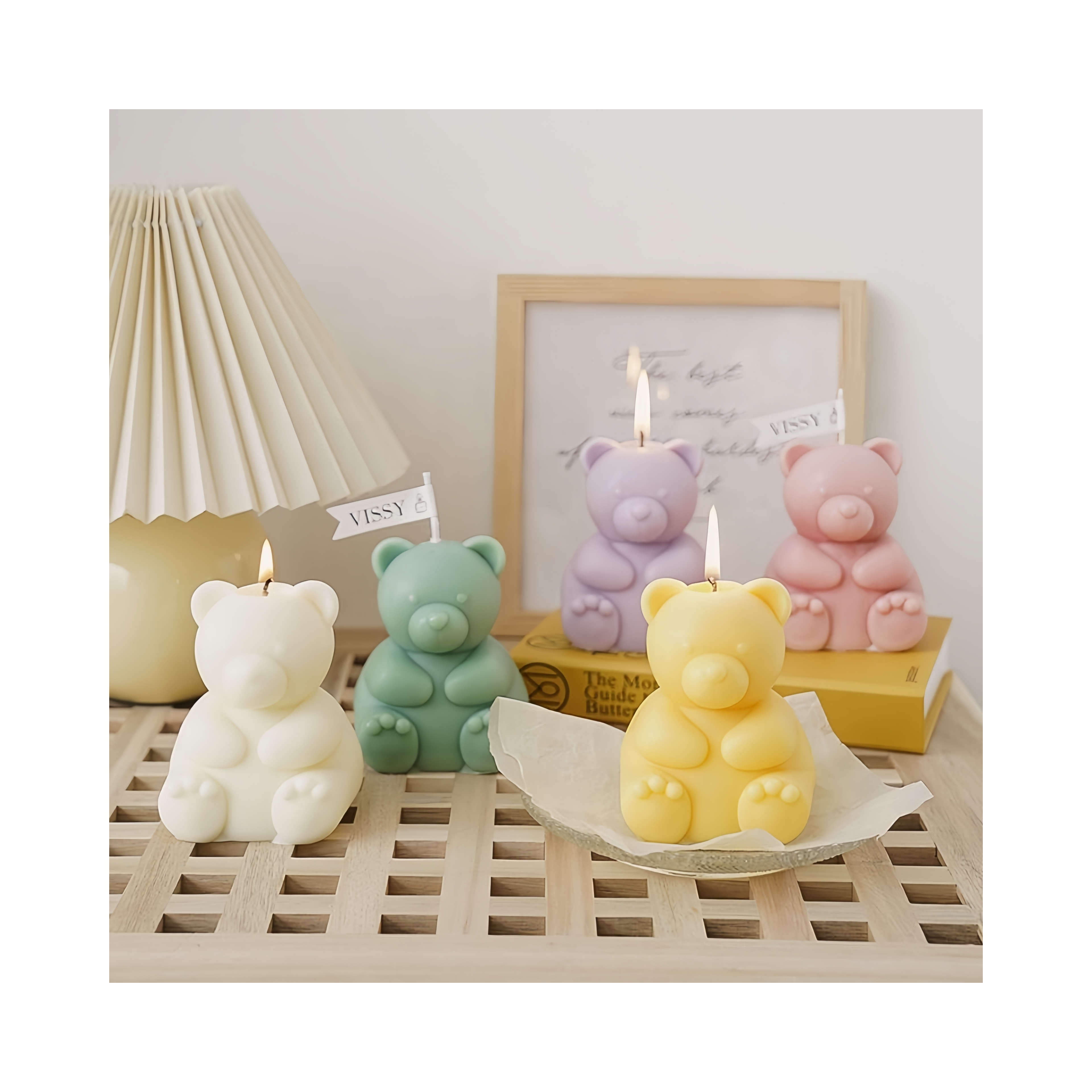 Cute Bear Series Raised Hand Shaped Aromatherapy Candle Cute Handmade Scented Candle Room Decoration Home Decor Candle