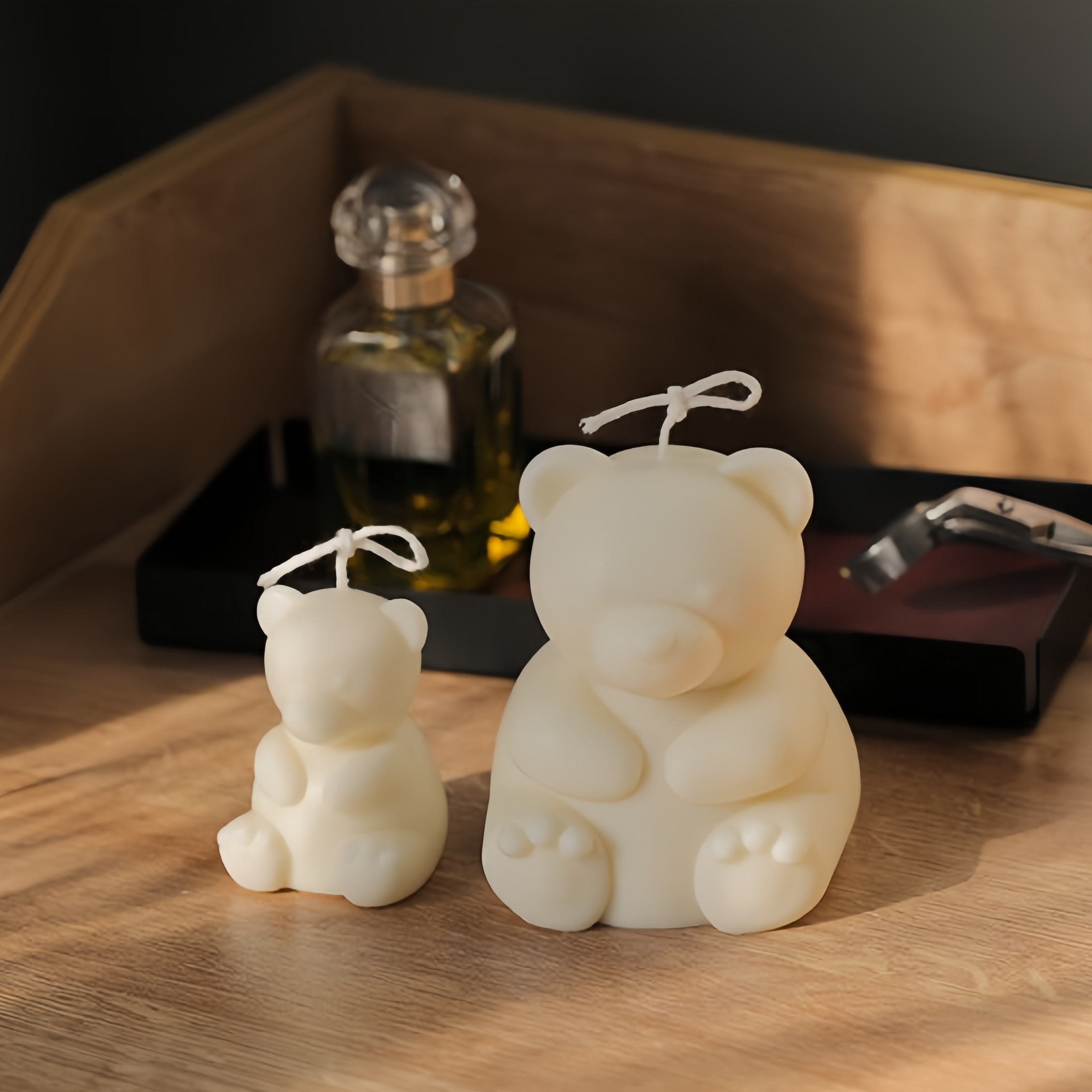 Cute Bear Series Raised Hand Shaped Aromatherapy Candle Cute Handmade Scented Candle Room Decoration Home Decor Candle