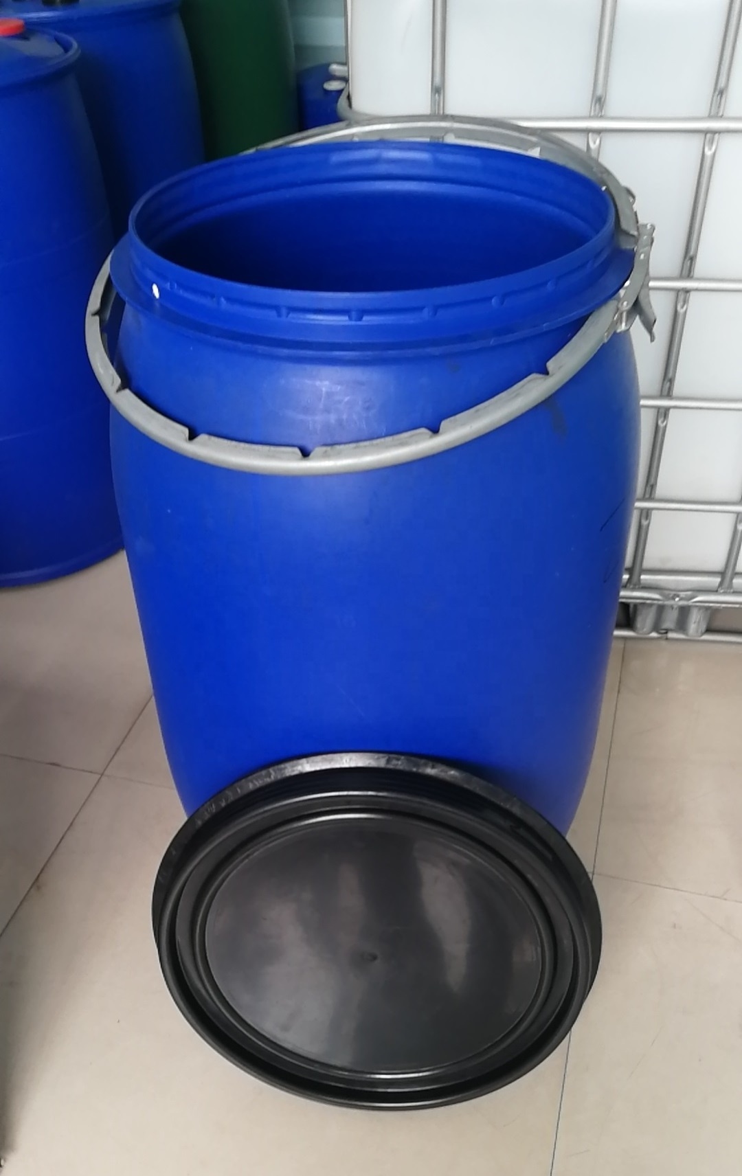 200 liters 220 litre used empty heavy duty plastic drum with open lid  for oil storage