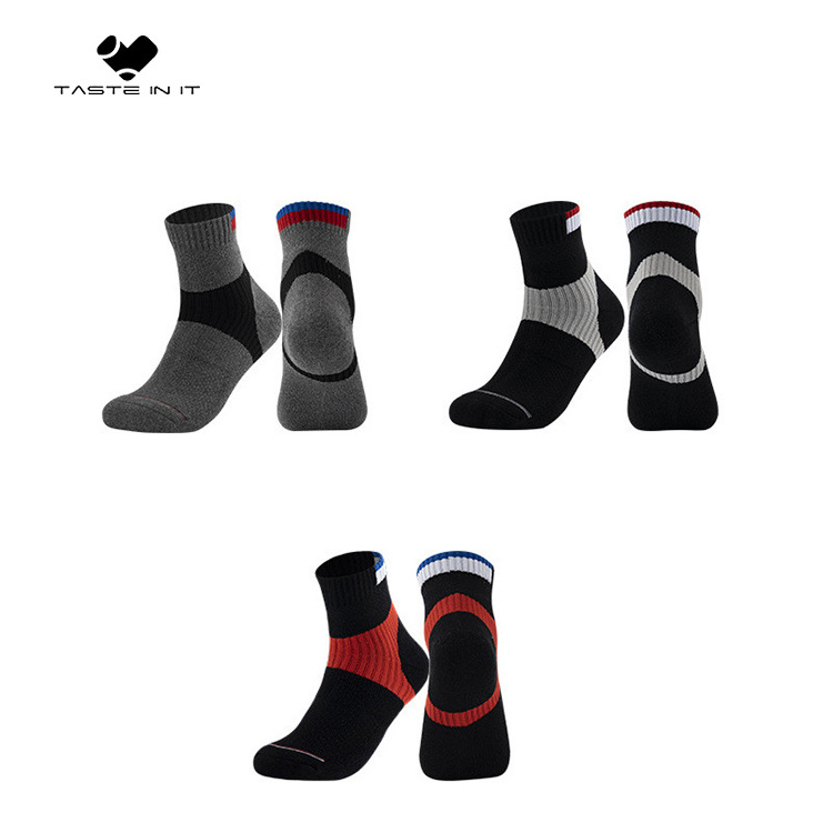 Compression sports basketball logo custom elites  socks with cushioned sole