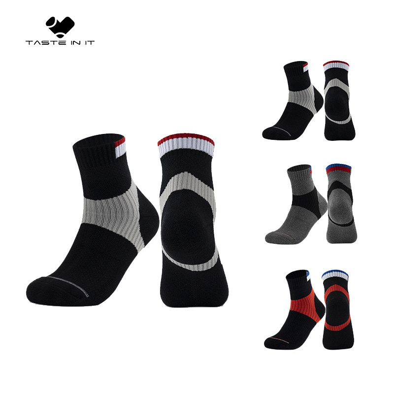 Compression sports basketball logo custom elites  socks with cushioned sole