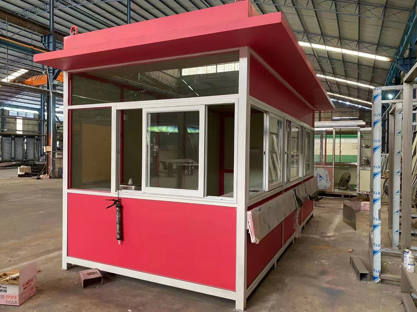 2024 Ready Made Outdoor Prefabricated Security Kiosk Ticket Booth Portable Toilet Pizza Shop Smoking Booth for France