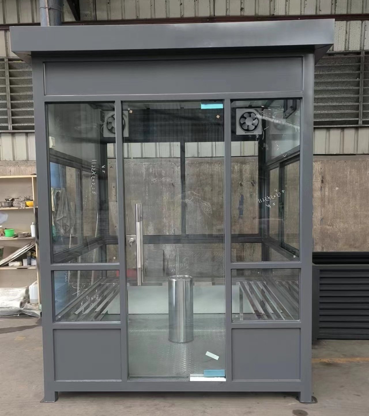 2024 Kazakhstan Outdoor Prefabricated Security Booth Kiosk Ticket Booth Portable Toilet Pizza Shop Streetfood Restaurant