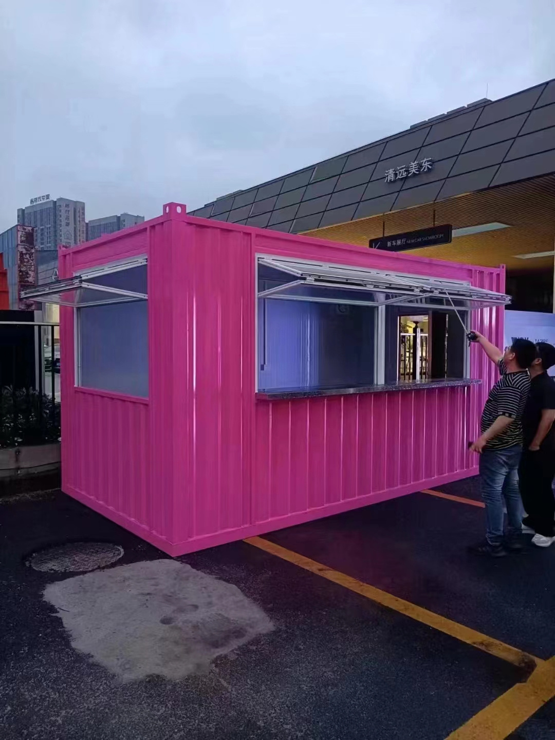 2024 Ready Made Outdoor Prefabricated Security Kiosk Ticket Booth Portable Toilet Pizza Shop Smoking Booth for France