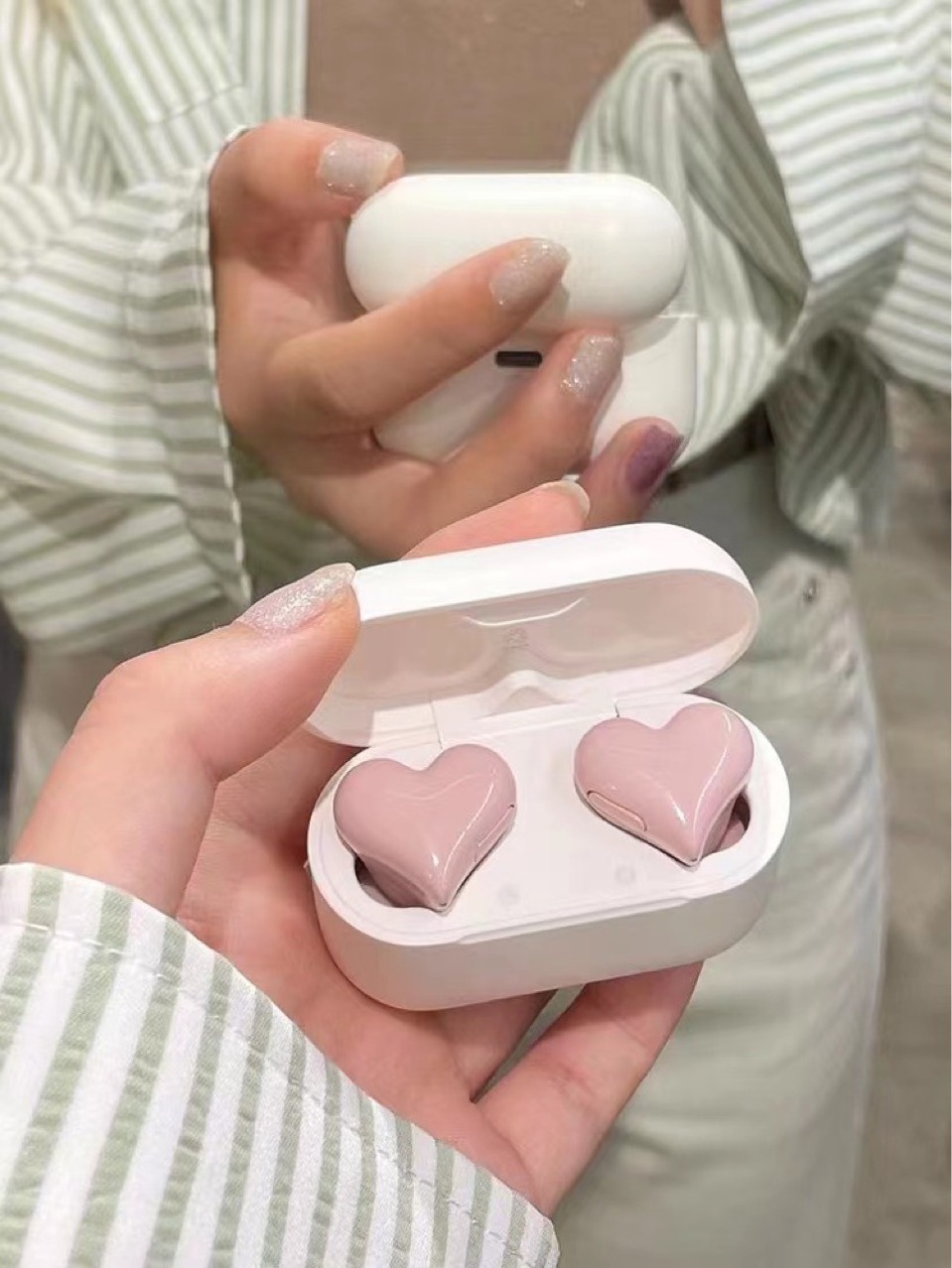 Trending Heart Shaped Headphones Wireless In Ear Noise Cancelling Mini Earphones Girls Love Heartbuds Heart Wireless Earbuds