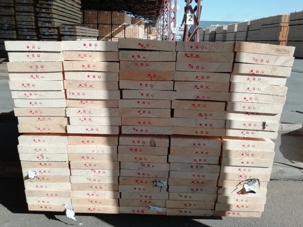 KD Construction Timber FSC Certified Pine / Spruce Sawn Lumber / Cheap white wood