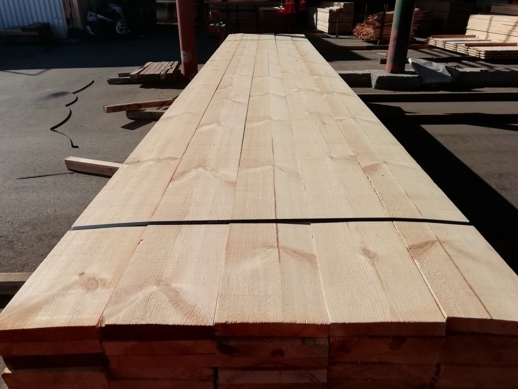 KD S4S Stud FSC Certified Pine  Spruce Sawn Lumber  Cheap white wood For Furniture  Construction