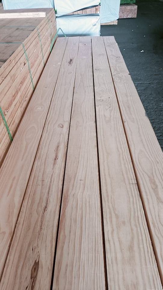 FSC Certified Pine / Spruce Sawn Lumber / Cheap white woodFor Construction