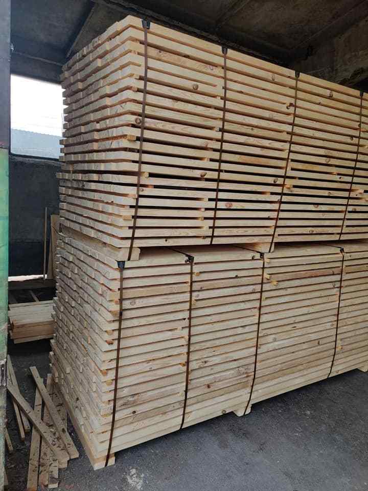 FSC Construction Beams & Lumbers Pine / Spruce Sawn Lumber / Cheap white wood Construction Timber