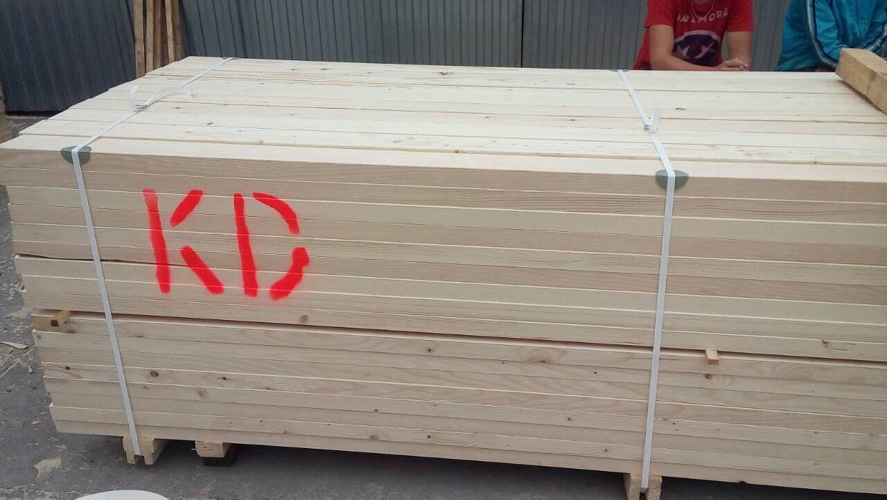 KD 12-16% Pine / Spruce Sawn Lumber / Cheap white wood