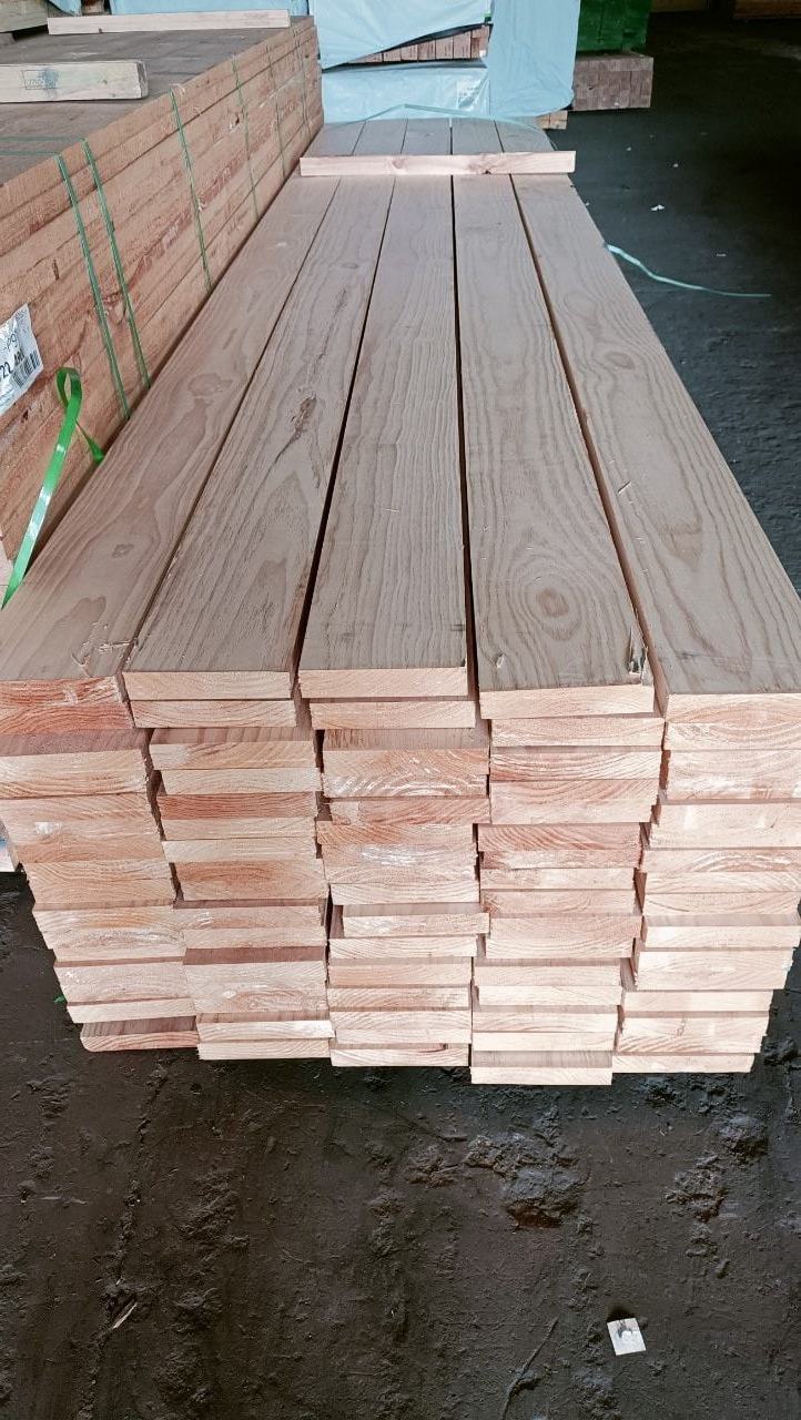 FSC Certified Pine / Spruce Sawn Lumber / Cheap white woodFor Construction