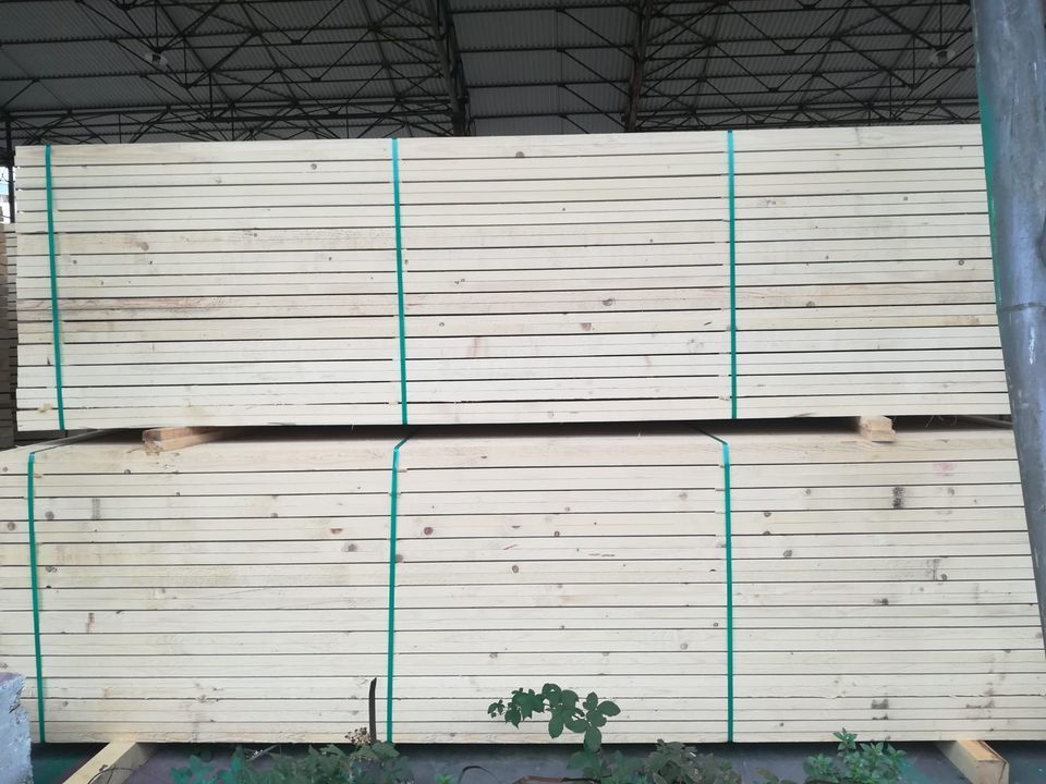 Construction Timber KD16% Pine / Spruce Sawn Lumber / Cheap white wood