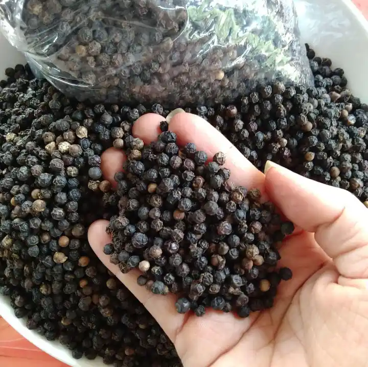 Top Selling Spices and Herbs Products Black Pepper Grinder Spices from Thailand Exporter