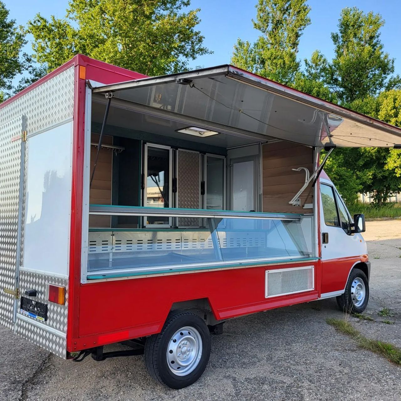 Wholesale Price Mobile Food Trucks For Sale Austria Used Fast Food Truck Trailer Food Cart Cheap price