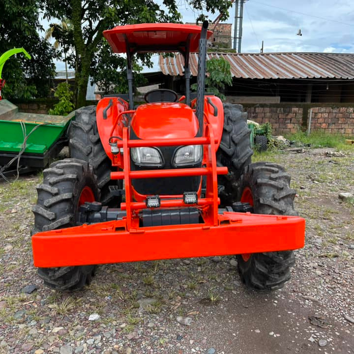 Cheap second hand Kubota Tractor M9540 - Kubota 95 HP, 4-cylinder Kubota Diesel engine