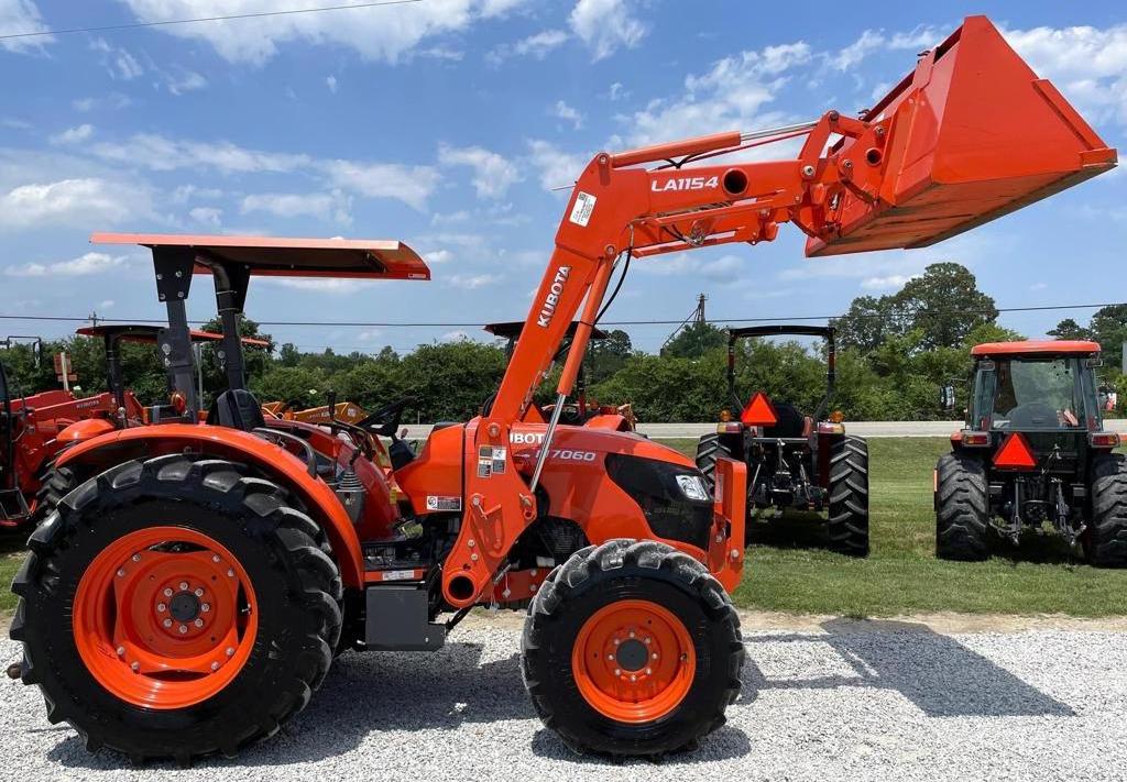 Cheap Price Kubota 71HP M7060 Tractor With Front Loader In Stock Ready For Shipment