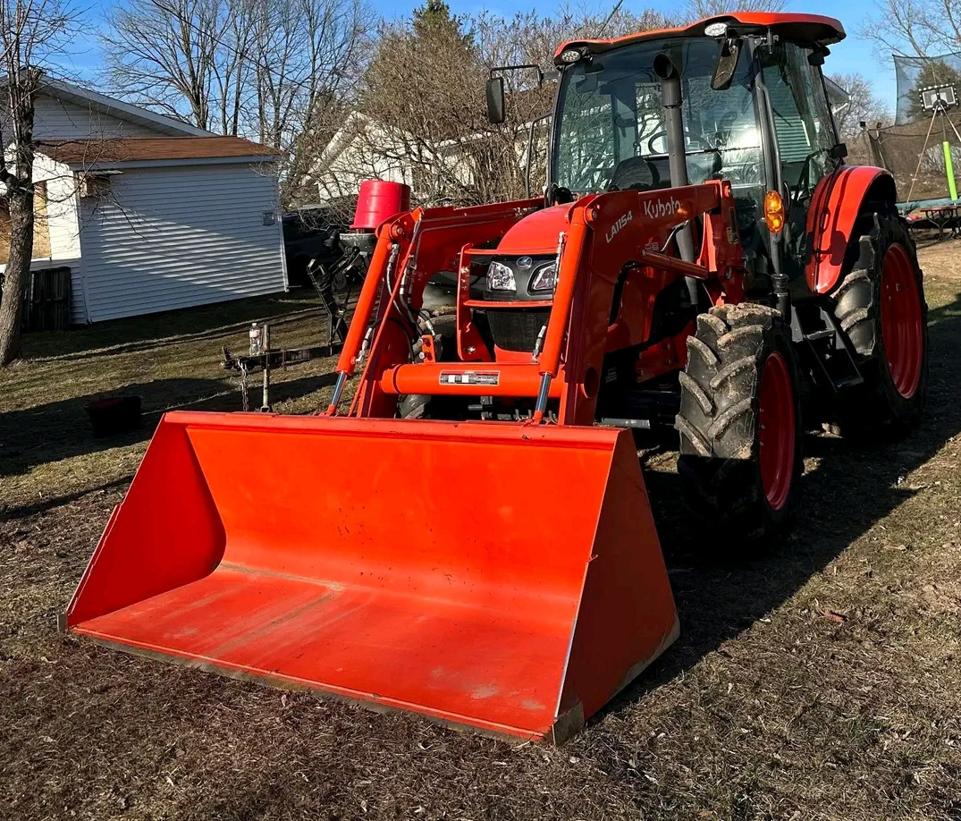 4WD  used Kubota Tractor  available for sale Hot sale and powerful kubota tractor