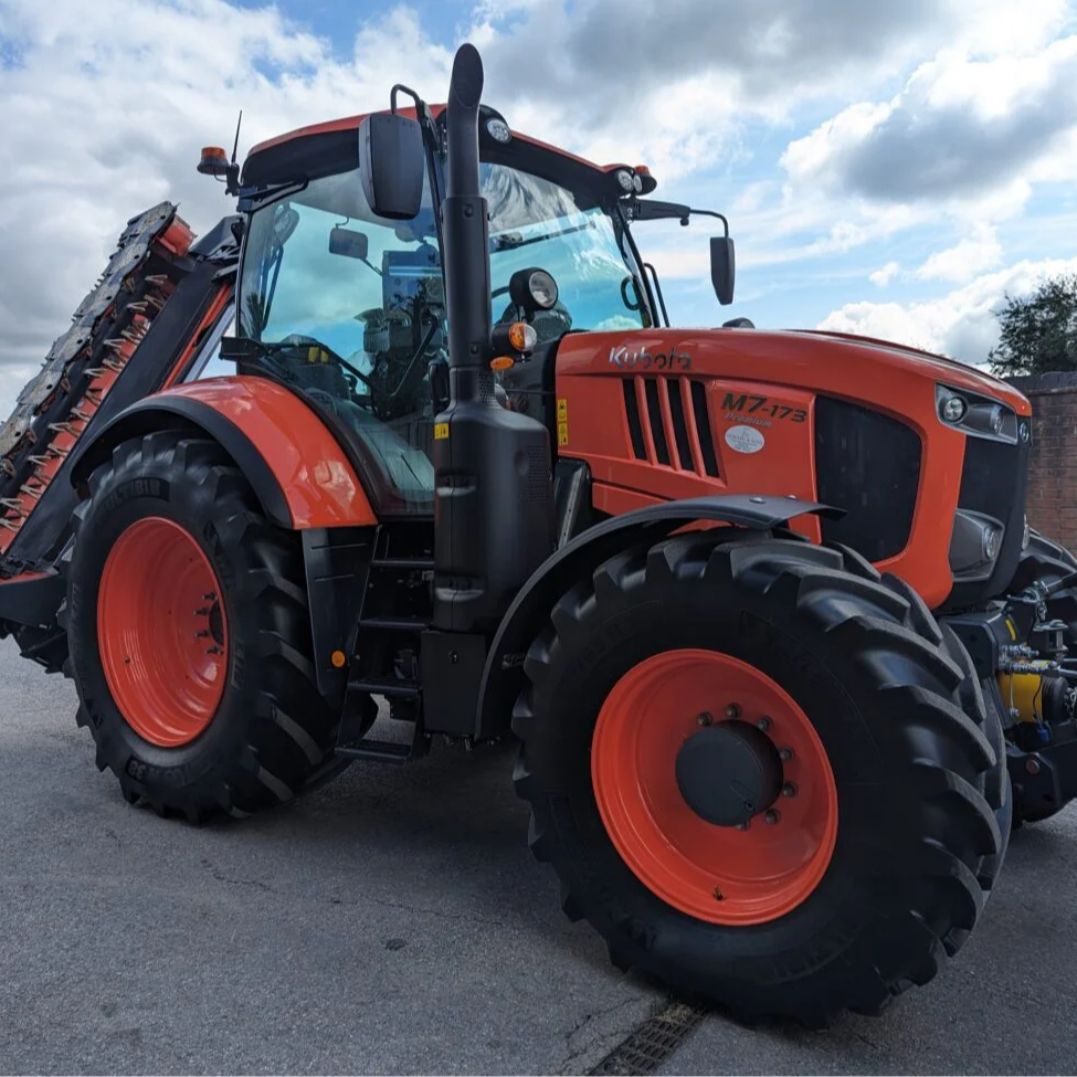 in stock KUBOTA tractor M7-173 heavy duty tractor 170 HP Best offer hot selling kubota tractors JAPAN Made