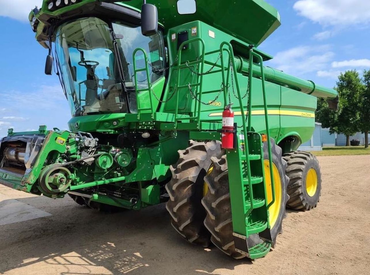 Used and New Combine Harvesters for sale in Stock at cheap prices from USA Used John Deereee Combine Harvester for good prices