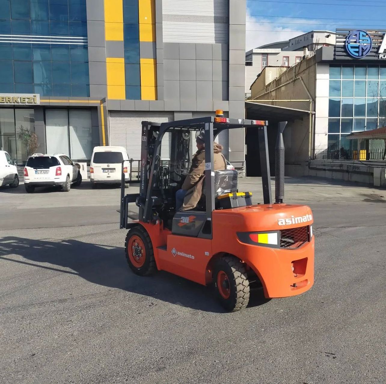 Premium Quality Fairly Used and Clean 12 15 30 tons Forklifts from Japan at cheap prices In stock New and Used Forklifts online