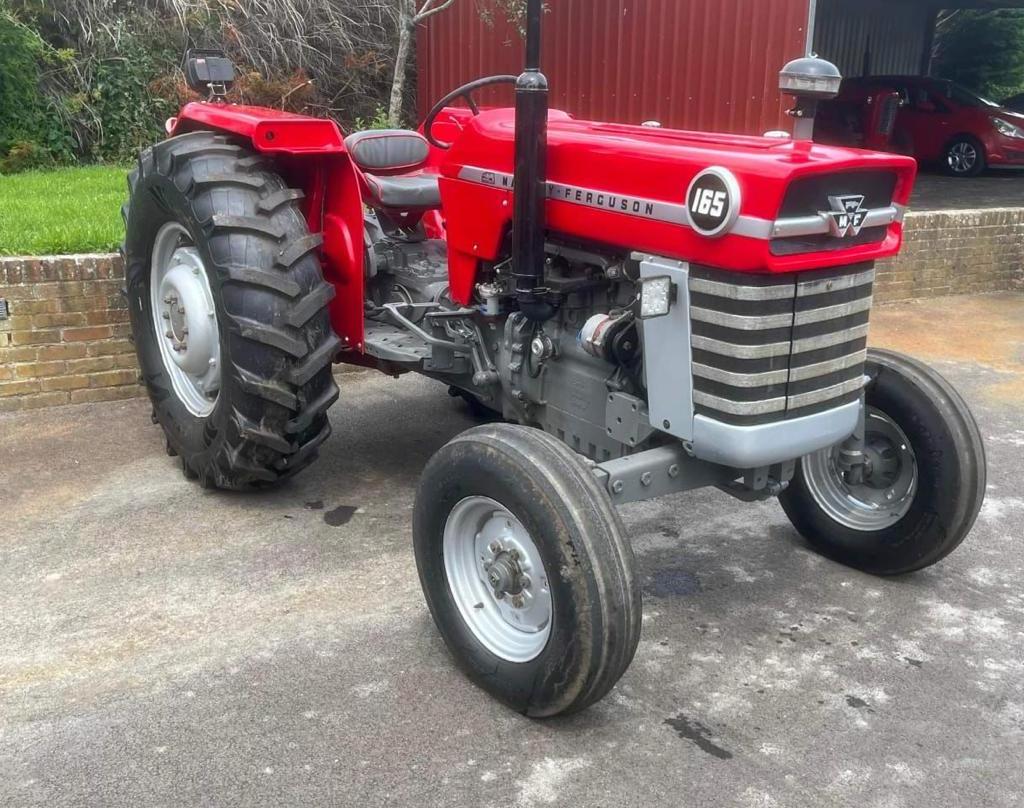 MF 165 MF 290/82HP Used Agricultural Farm Tractor For Sale / Fairly Used MF 385 Perkins Engine Tractor UK Made