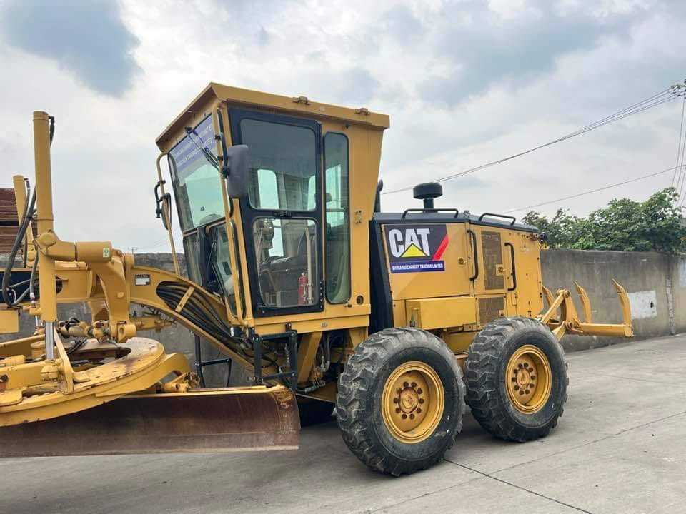 Brand new/Second hand cat 140H motor grader in hot sale with great working condition for affordable prices in France