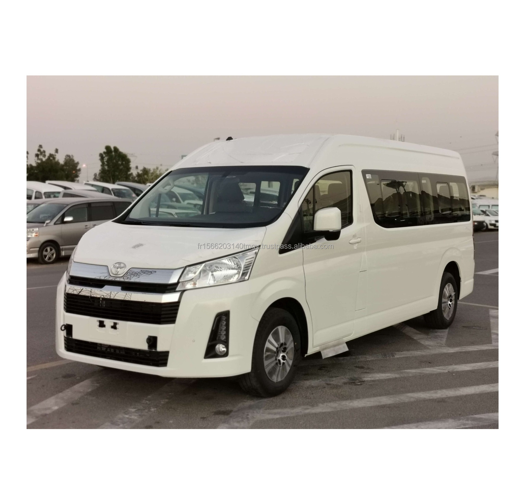 Hot selling 2022 Toyota Hiace GL Grandia Tourer 2.8L Diesel 2WD MT 15 seat Van steering left hand drive right hand drive vehicle