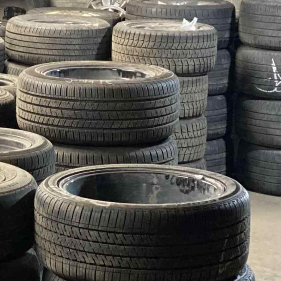 Second Hand Truck  with  Perfect Used Car Tires In Bulk FOR SALE /Cheap Used Tires in Bulk Wholesale Cheap Car Tires