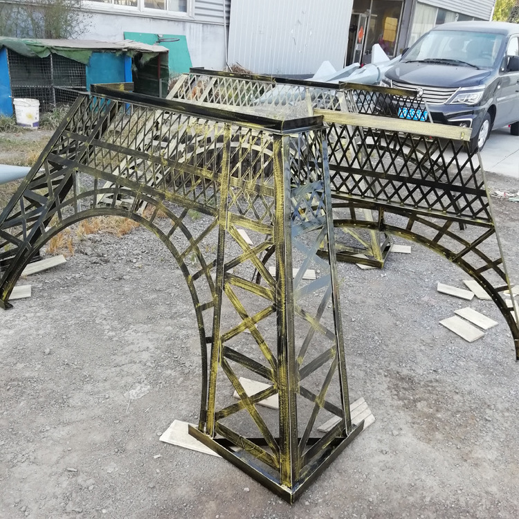 Customized big size iron Eiffel tower large giant eiffel tower model of metal Crafts for outdoor entrance decor