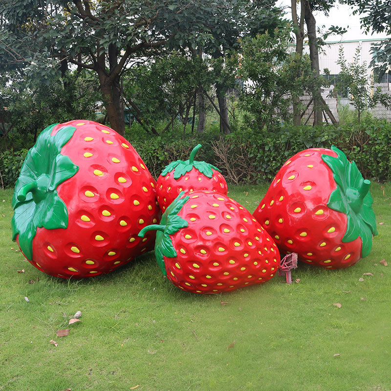 Outdoor Fruit Large Fiberglass Strawberry Statue for Garden Decoration