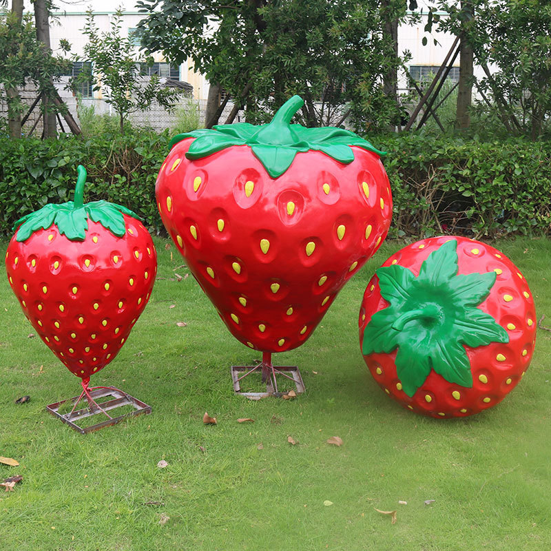 Outdoor Fruit Large Fiberglass Strawberry Statue for Garden Decoration