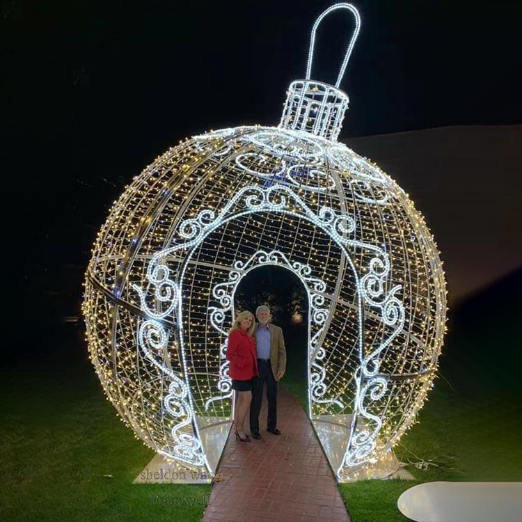 large outdoor lighted heart shaped sculpture/used commercial christmas arch decorations/walk through heart shaped motif light