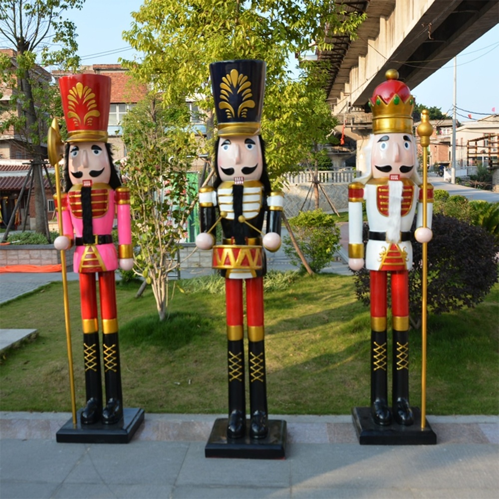 Christmas Decoration Handmade Resin Nutcracker Statue Wholesale Fiberglass Nutcrackers For Xmas Decor