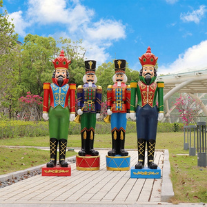 Christmas Decoration Handmade Resin Nutcracker Statue Wholesale Fiberglass Nutcrackers For Xmas Decor