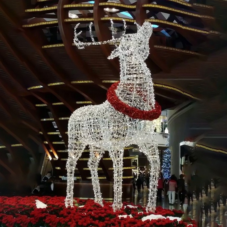 Christmas Deer Animal Figurines Reindeer Christmas Outdoor Deer For Christmas Shopping Mall Decoration