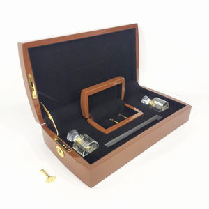 Luxury Creative Wooden Flap Perfume Box Gift Box with High-Quality Gold Key