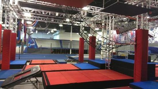 Indoor Ninja Warrior Obstacle Course American Trampoline Inflatable Equipment  For Adults