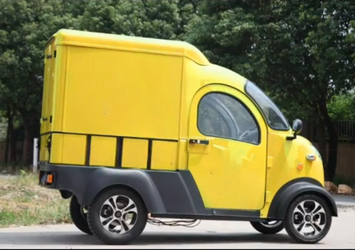 Chinese factory cheapest 4 wheel electric car cargo delivery truck for sale enclosed mobility scooter