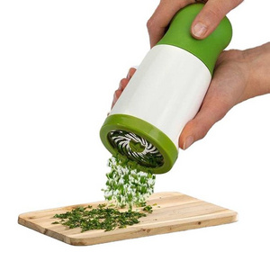 Manual Seasoning Spice Grinder Herb Mills Shredder Cilantro Parsley Chopper Spice Grinder Manual Herb Grinder