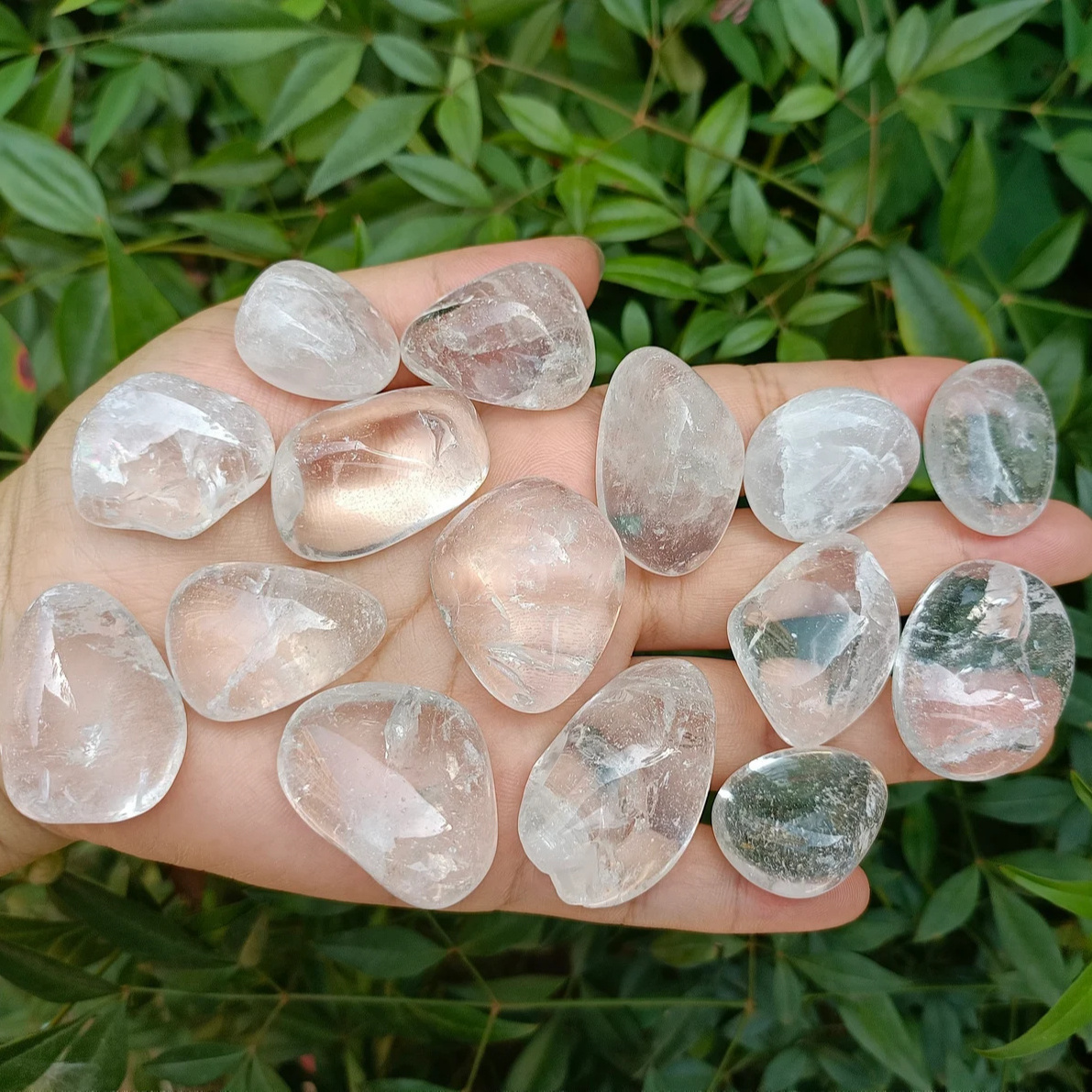 TUMBLED Stones / POLISHED Crystal Quartz Healing TUMBLE Stones Clear Quartz Natural Home Decoration FREE WHITE Flower India 3 Kg