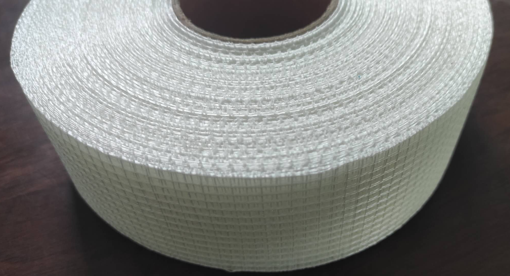 Reinforced Fiberglass Self-Adhesive Mesh Drywall Joint Tape