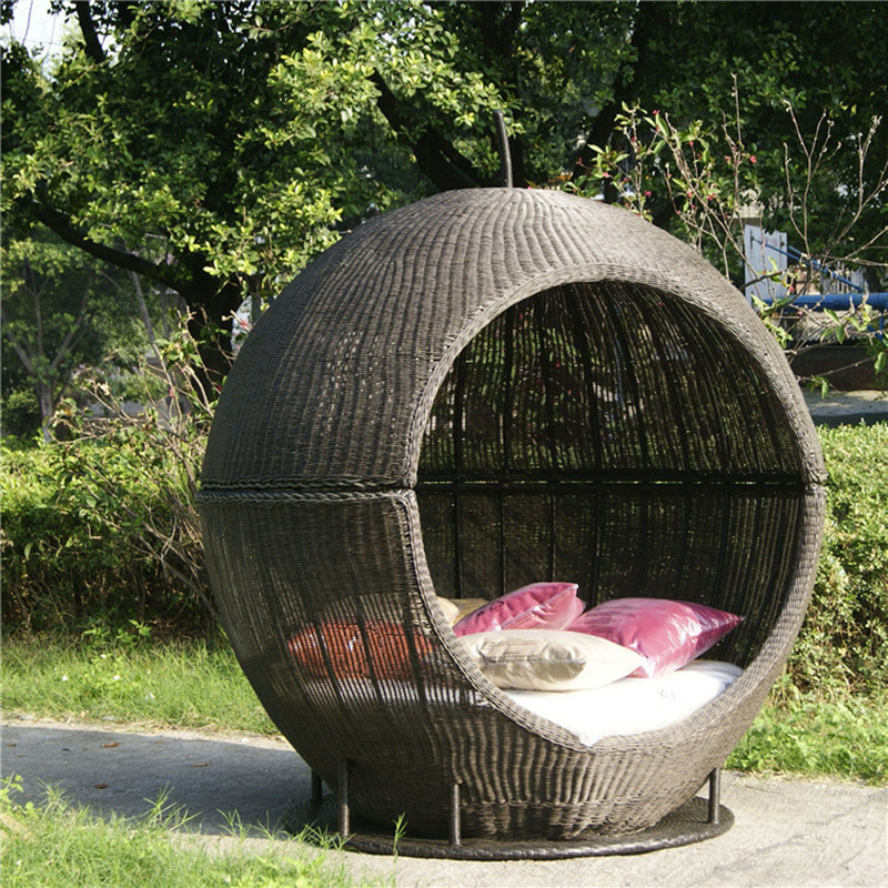 Factory Price Garden Wicker Round Daybed Solarium Stand up Tanning Bed Outdoor Beach Furniture for Sale