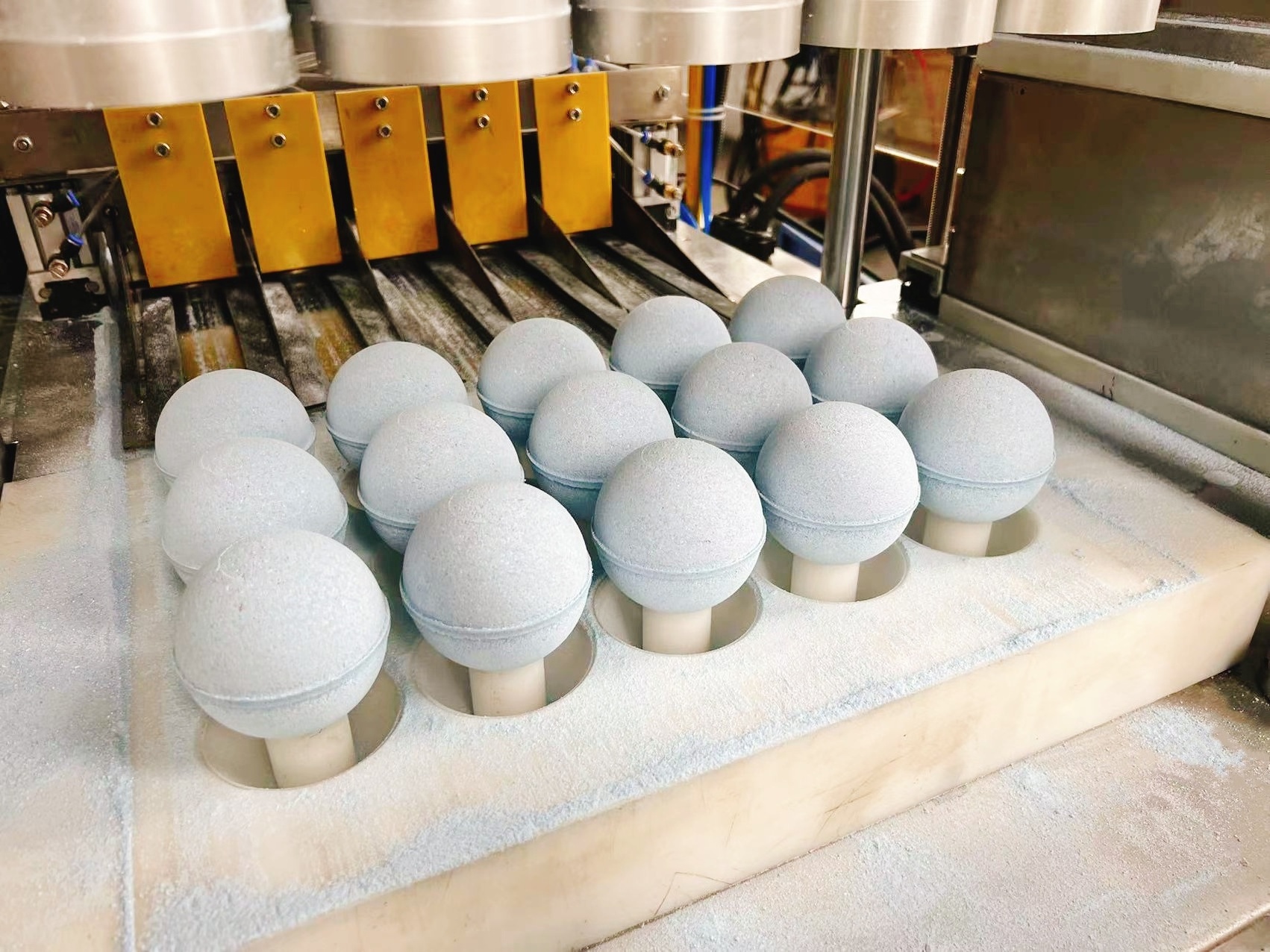 Full Automatic Shampoo Bar Bath Bombs press machine Organic Form Build Make Press Shrink Wrap Pack Machine Equipment Sale