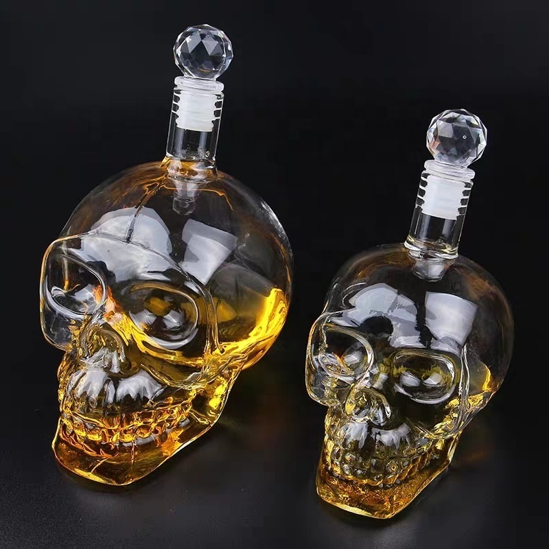 Lead-free Transparent Skull-shaped Glass Carafe Glass Decanter Wine Carafe Whiskey Wine Glass Decanter with lid