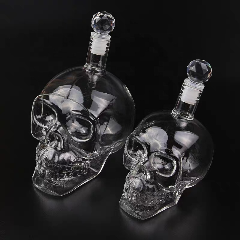 Lead-free Transparent Skull-shaped Glass Carafe Glass Decanter Wine Carafe Whiskey Wine Glass Decanter with lid